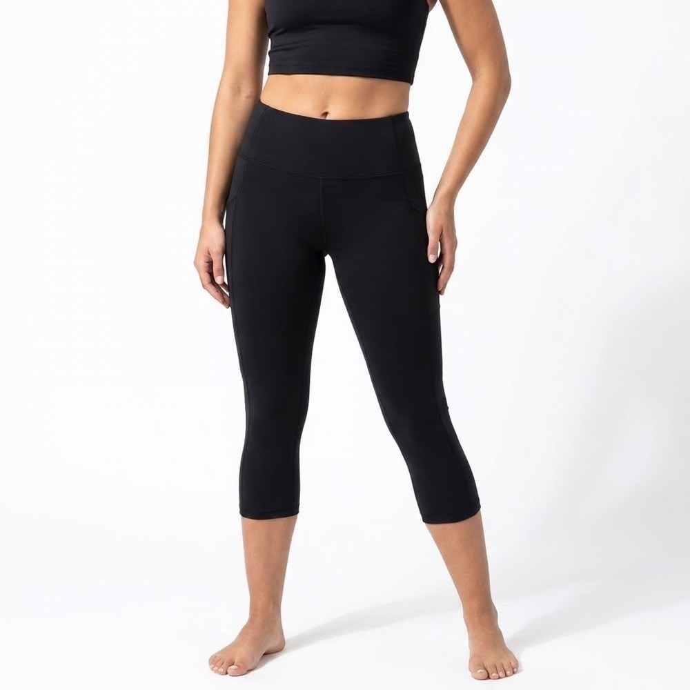 DSG Womens Momentum Capri Leggings Pure Black Size 2XS